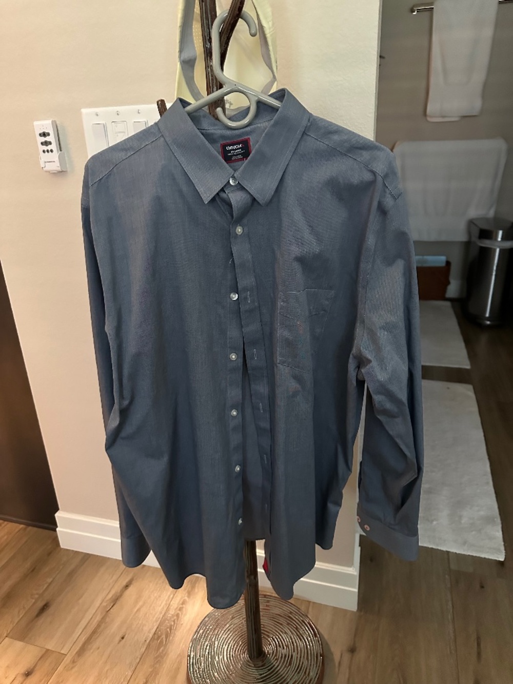 Untuckit shirt